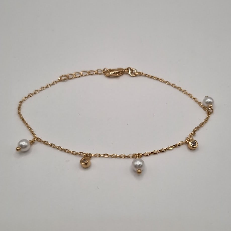18kt gullhúðað armband með perlum og zirkonsteinum í fattningu no: 97407818