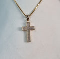 18kt gullhúðaður kross með mörgum litlum zirkon steinum 22×14mm no: 2739710