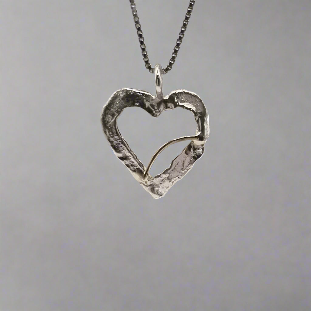 Silfur hálsmen hjarta með gullvír No 1