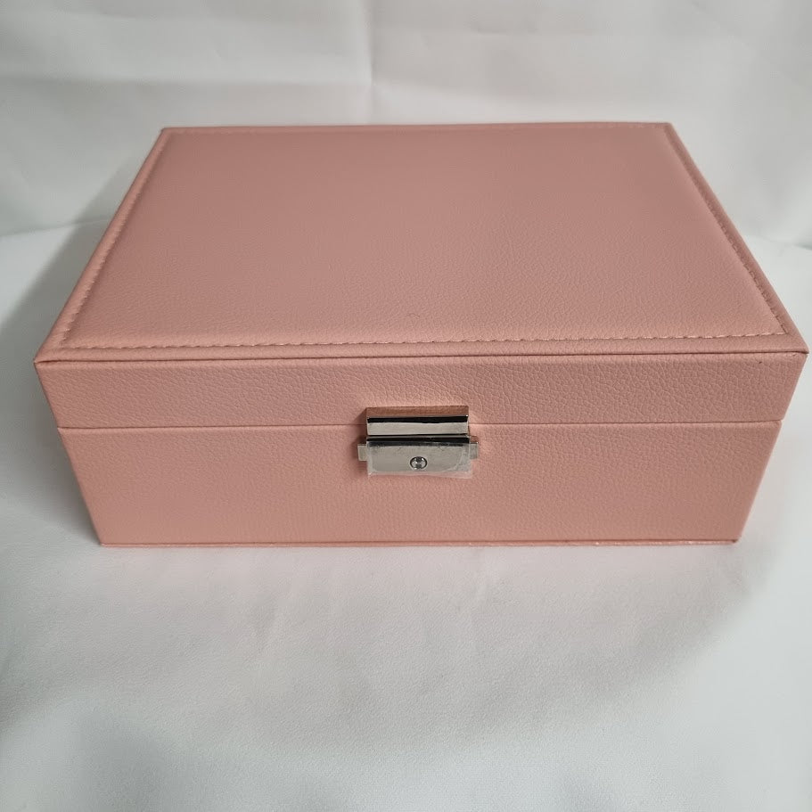 Skartgripaskrín bleikt stórt