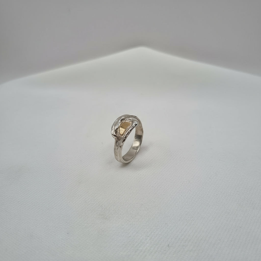 Silfur hringur með 14kt gulli.  No 7