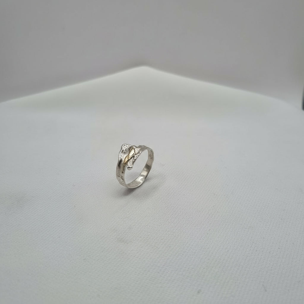 Silfur hringur með 14kt gulli No 6