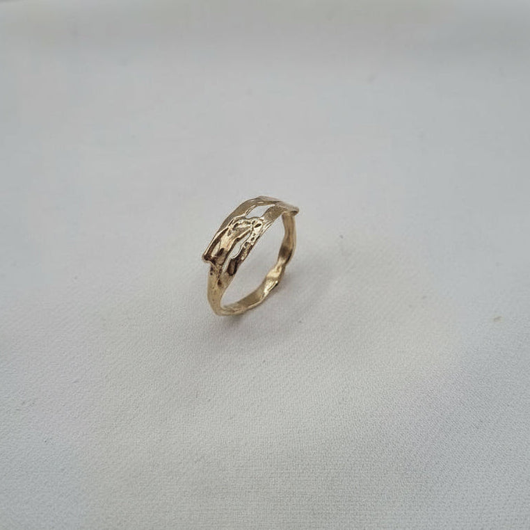 8kt handsmíðaður gull hringur. No 11