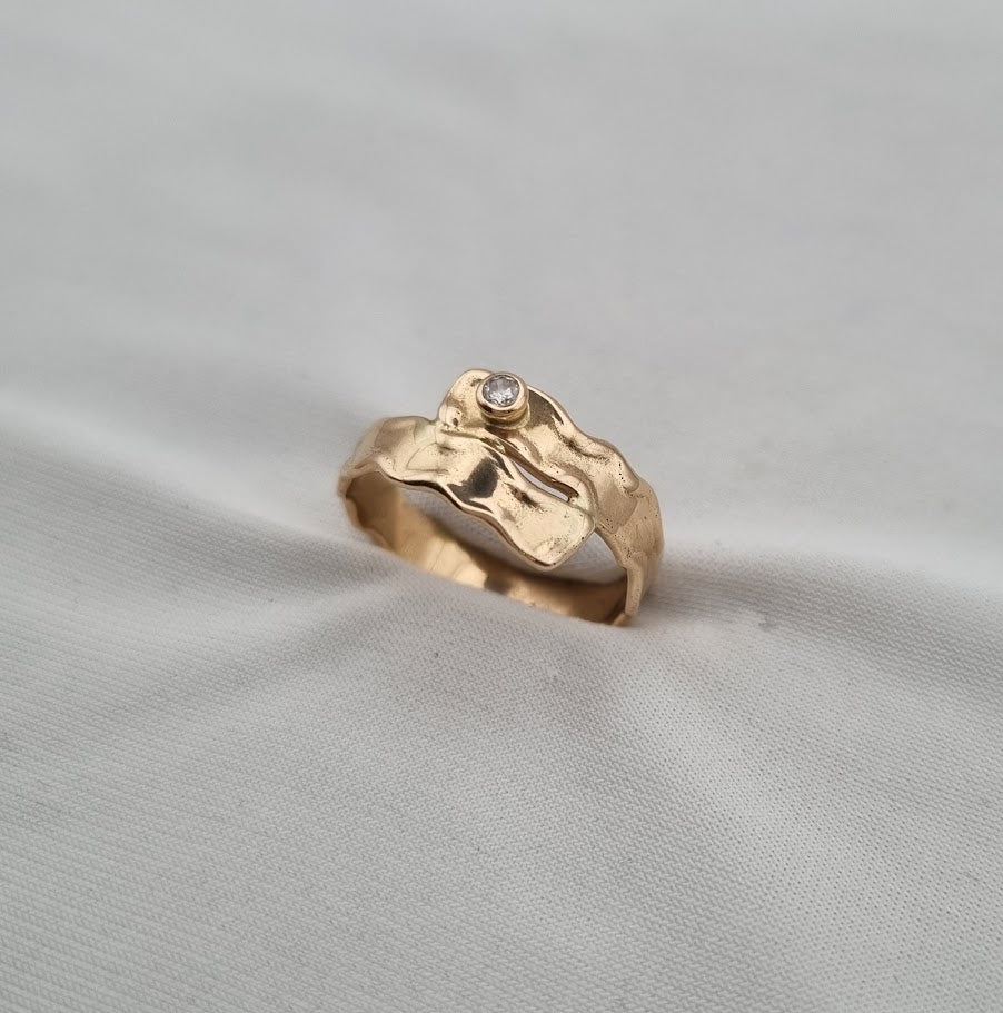 Gull hringur með zirkon  No 1