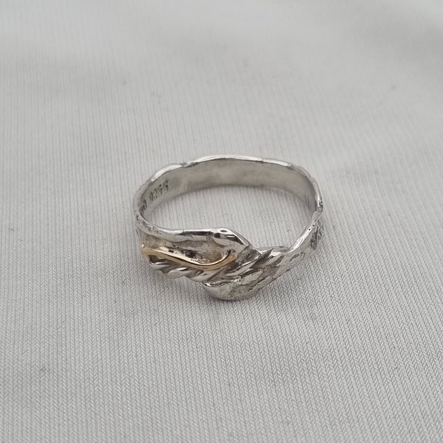 Silfur hringur með 14kt gulli No 11