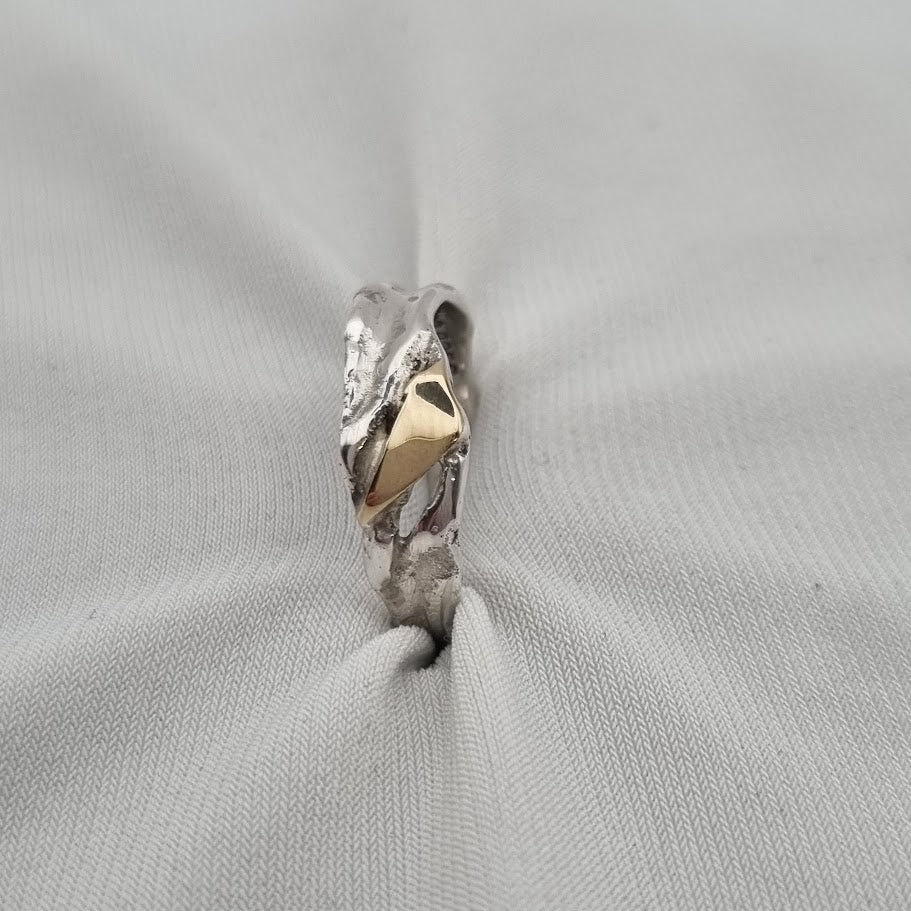 Silfur hringur með 14kt gulli No 13