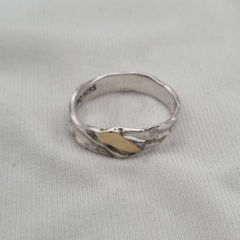 Silfur hringur með 14kt gulli No 13