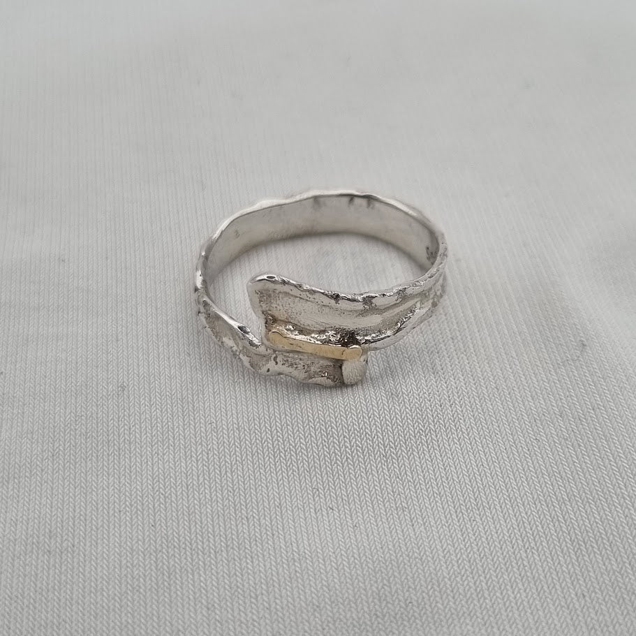 Silfur hringur með 14kt gulli.  No 7