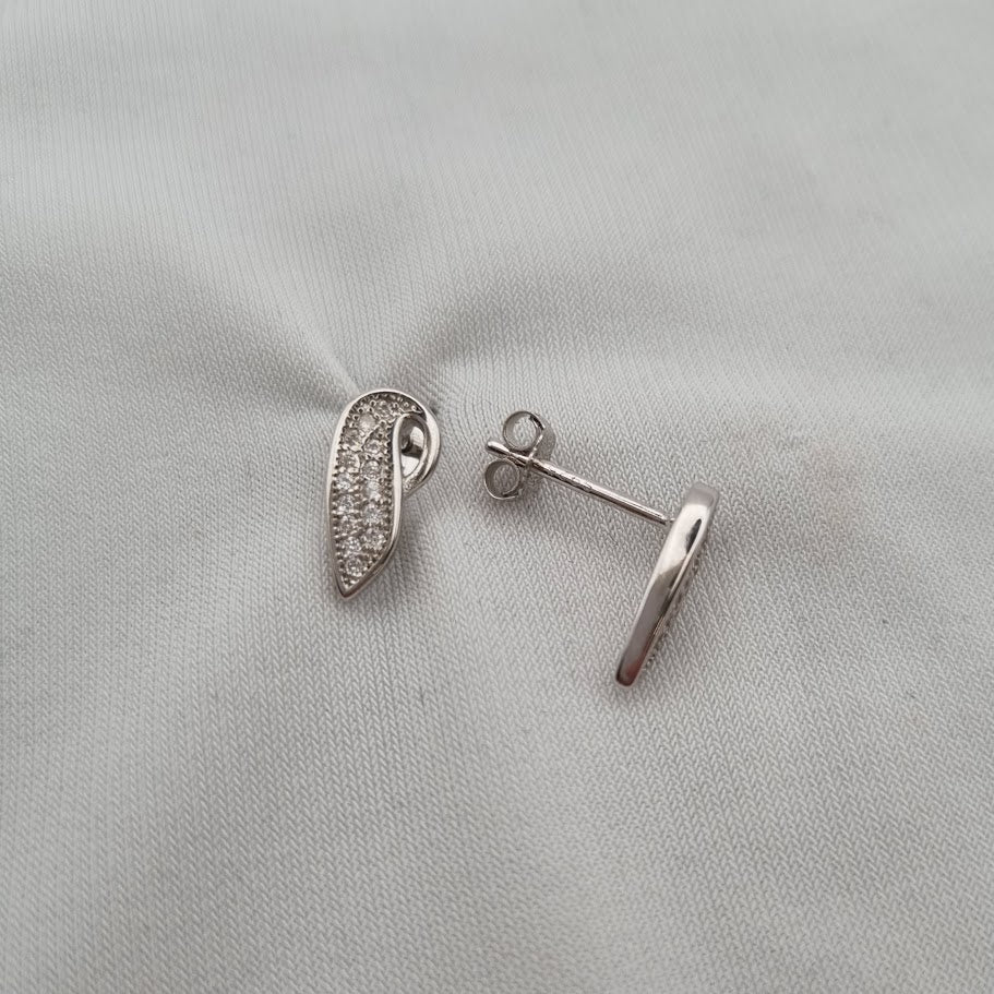 Silfur eyrnalokkar með zirkonsteinum