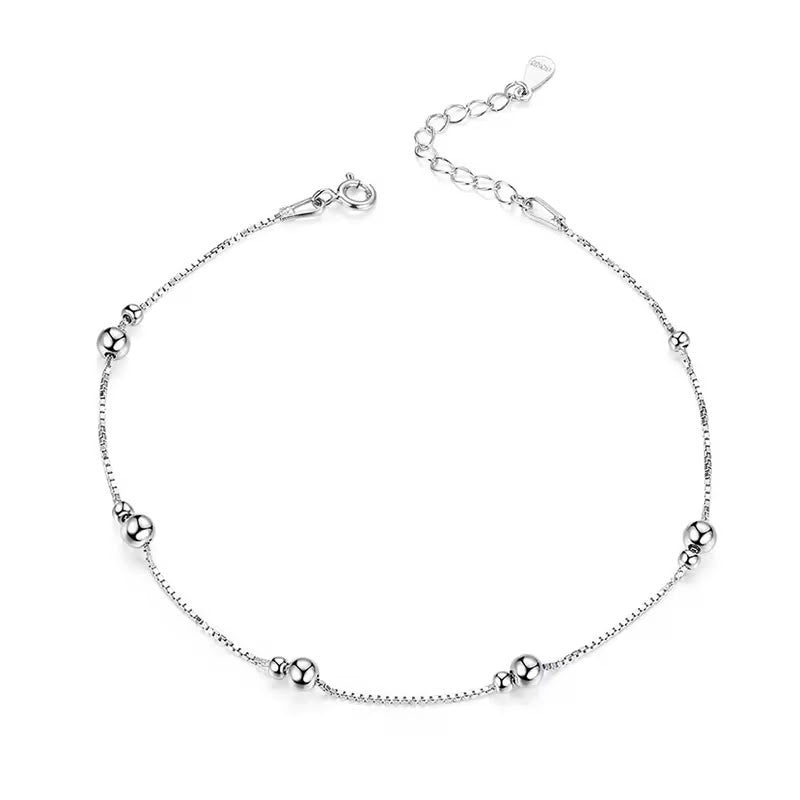 Silfur armband með litlum og stórum kúlum.