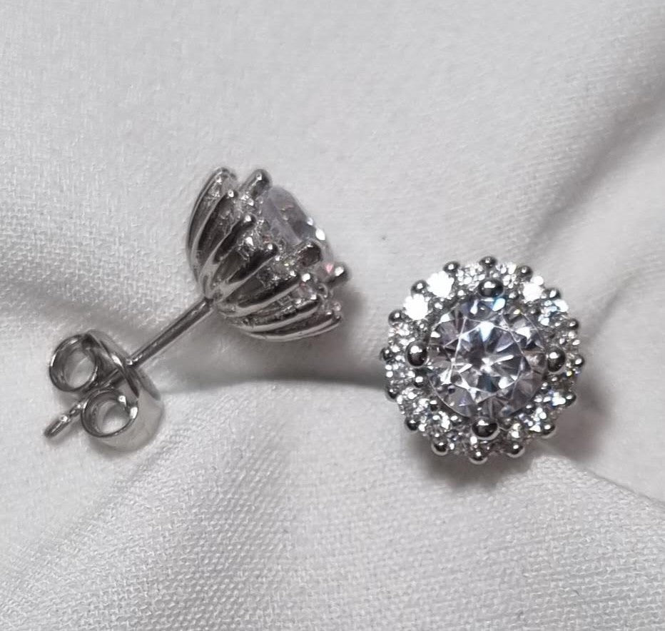 Silfur eyrnalokkar 8,5mm með zirkonsteinum
